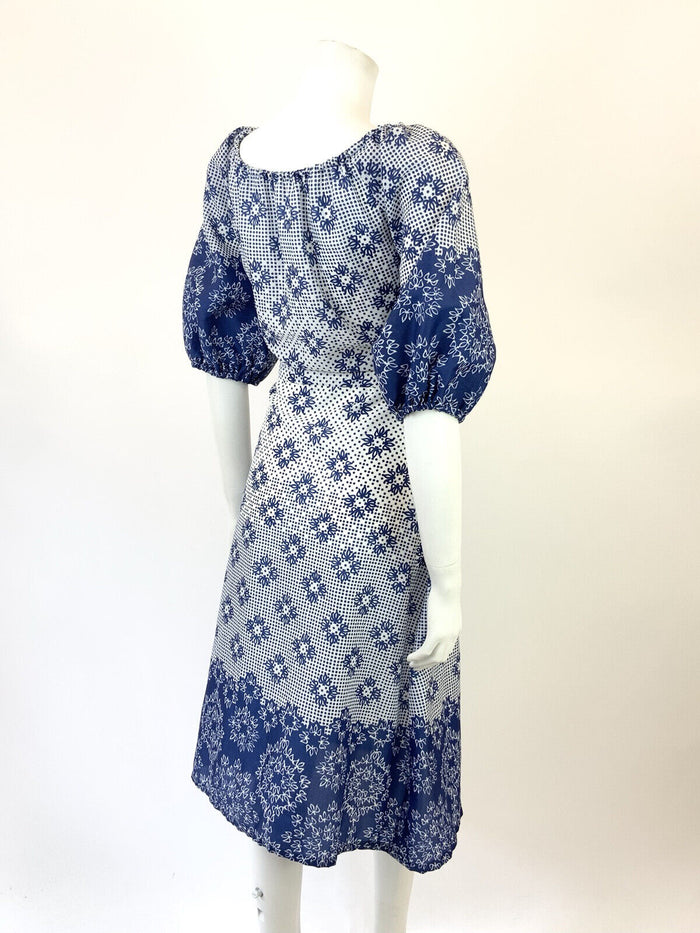 VINTAGE 60s 70s WHITE BLUE FLORAL POLKA-DOT PUFF SLEEVE FOLK PRAIRIE DRESS 10