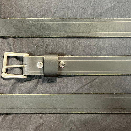 Belt XL Harness Plain Leather: Complete your outfit with this rustic leather snap belt with tarnished brass buckle or stainle