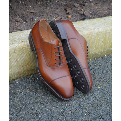Berwick 1707 Straight Cap Oxford (5217) Cuero (Tan) Dainite