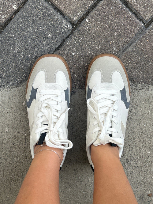 Fall blowfish sneakers