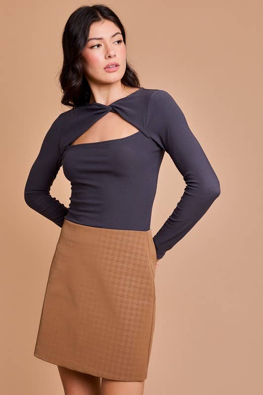 Front Twist Cut Out Detail Long Sleeve Bodysuit