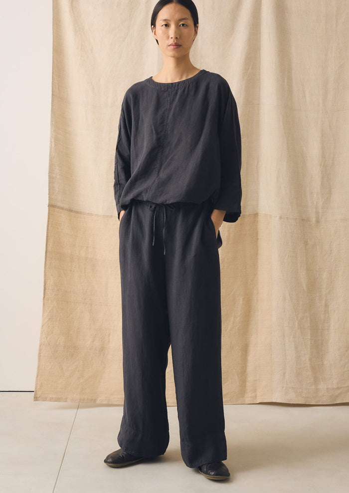 Garment Dyed Linen Wide Leg Trousers | Black Pepper
