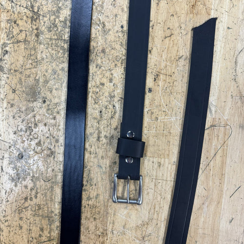 Harness Leather Belt Plain Blk: Complete your outfit with this rustic leather snap belt with tarnished brass buckle or stainl