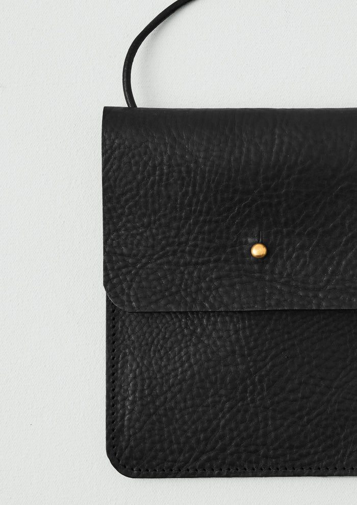 Kate Sheridan Leather Erin Pouch | Black