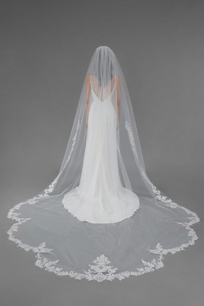 Lyanna Lace Bridal Veil - Accessory - Grace and Goddess