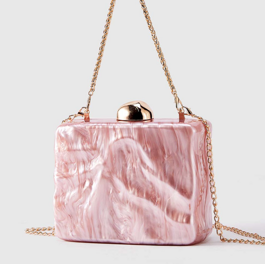 marble-effect hard-case clutch with chain strap – ROSÉA