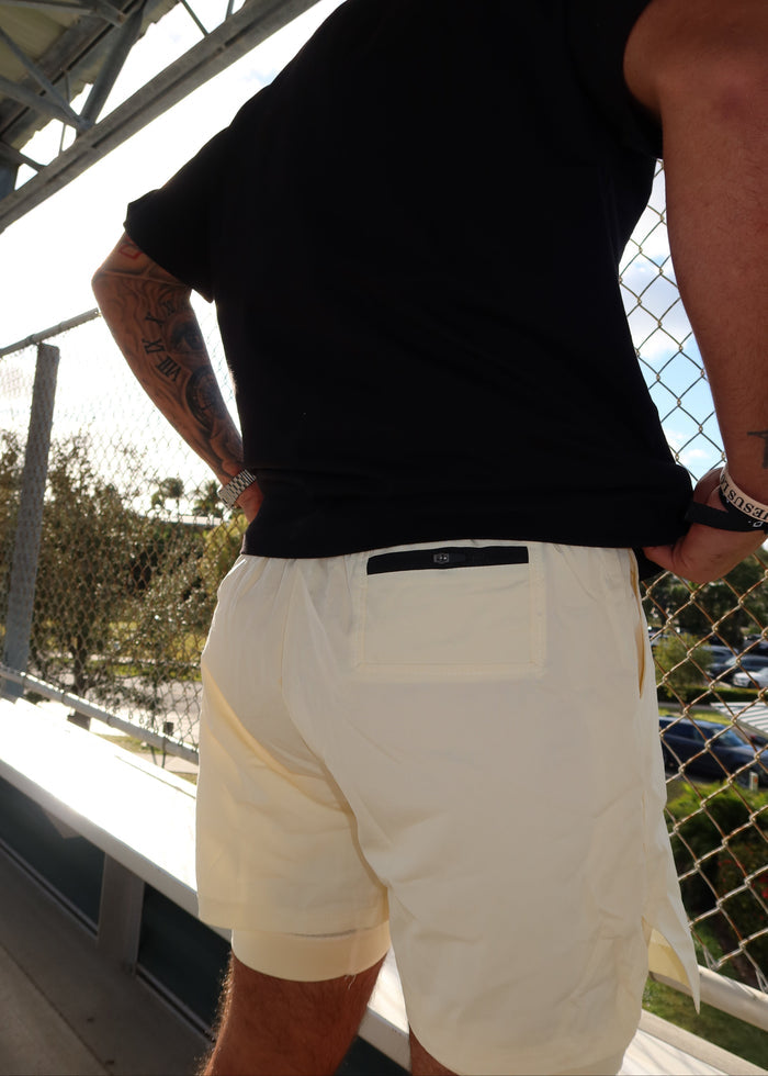 MOMENTUM Mens Shorts - CRÈME