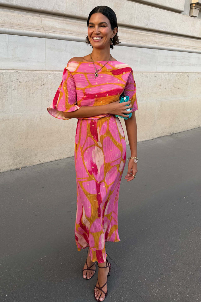 caption_Model is 5ft7” and wears UK size 10/ US 6