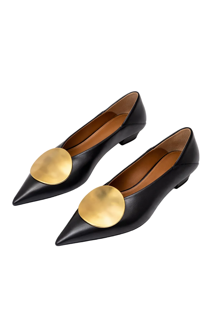pointed-toe flats with oversized gold disc detail – RUBINA