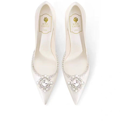 satin pointed pumps with crystal embellishment – AURORAZIA