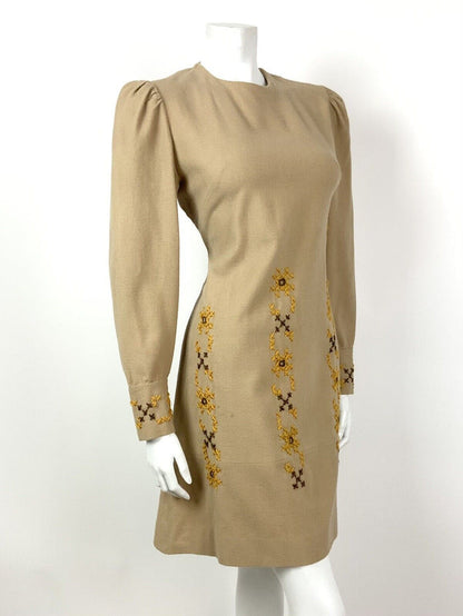 VTG 60s 70s CAMEL BROWN YELLOW FLORAL CROSS-STITCH FOLK BOHO SHIFT DRESS 8 10