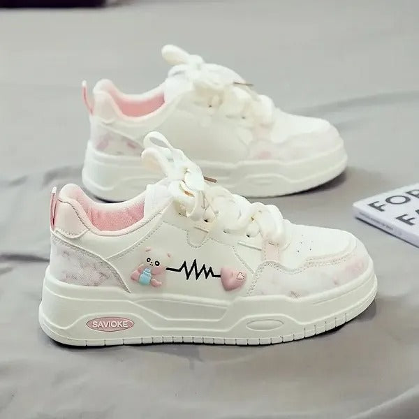 Women Heartbeat Design Sneakers