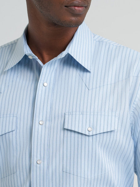 Wrangler Wrinkle Resist Long Sleeve Shirt in Blue